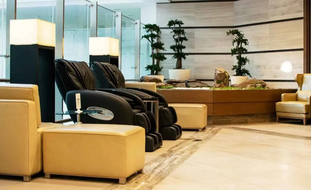 Ahlan First Class Lounge lounge at DXB photo 4