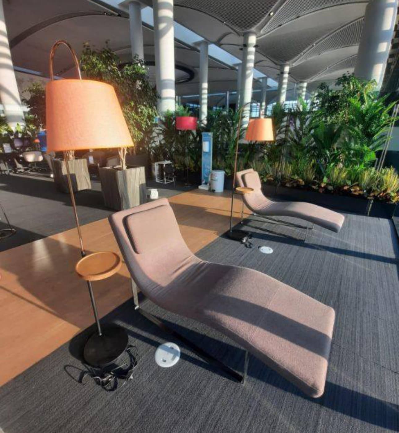 iGA Lounge lounge at IST photo 3